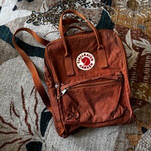 Kånken Fjalleaven Classic Orange Backpack
